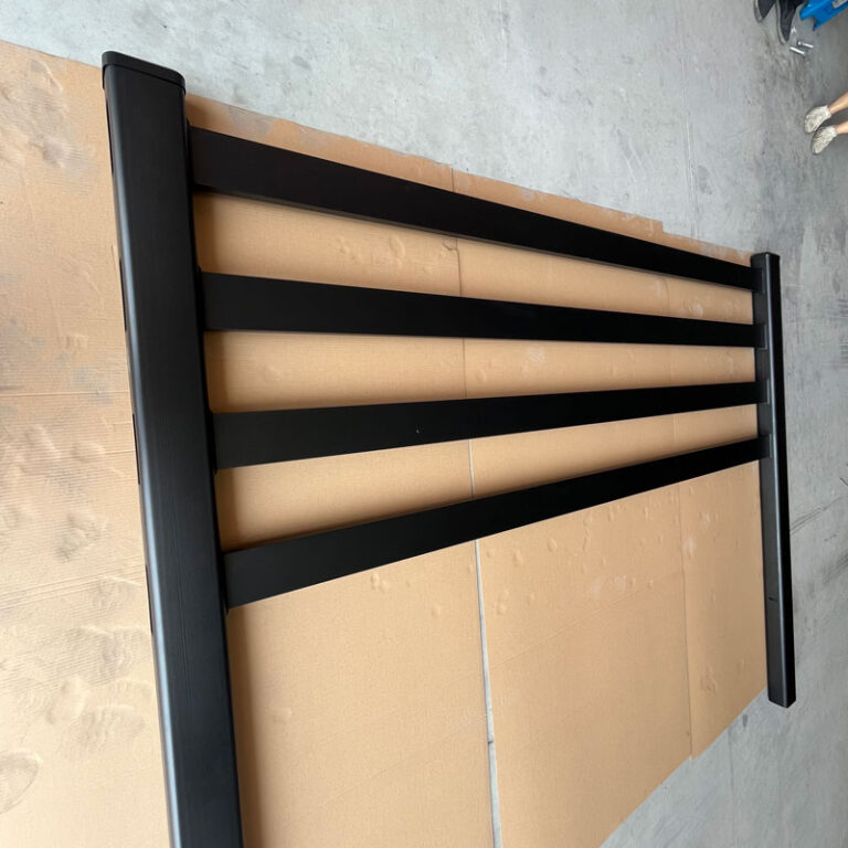 4 rails steel board fence
